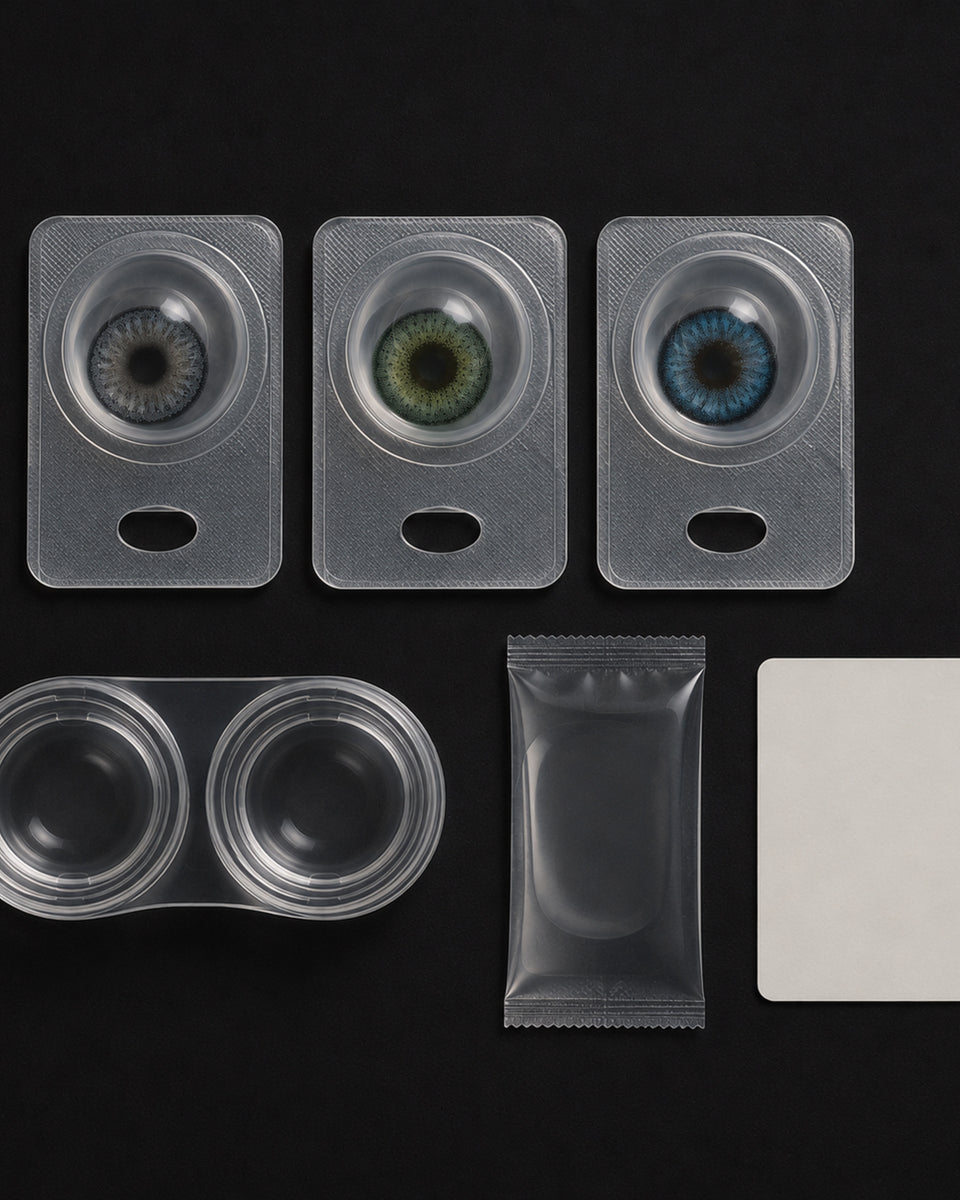 The Bold set: three sealed lens blisters, solution sachet, lens case and insertion card