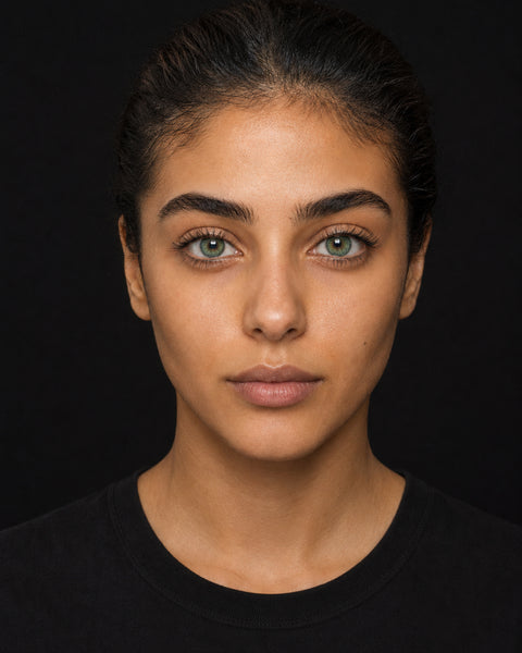 Fresh Lady Breeze Green worn, studio portrait