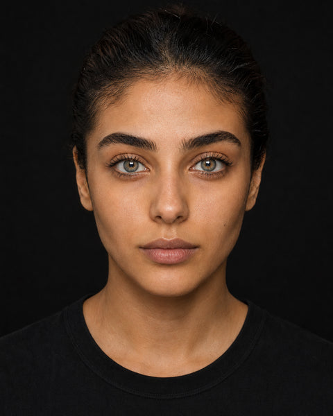 Fresh Lady Lolite worn, studio portrait