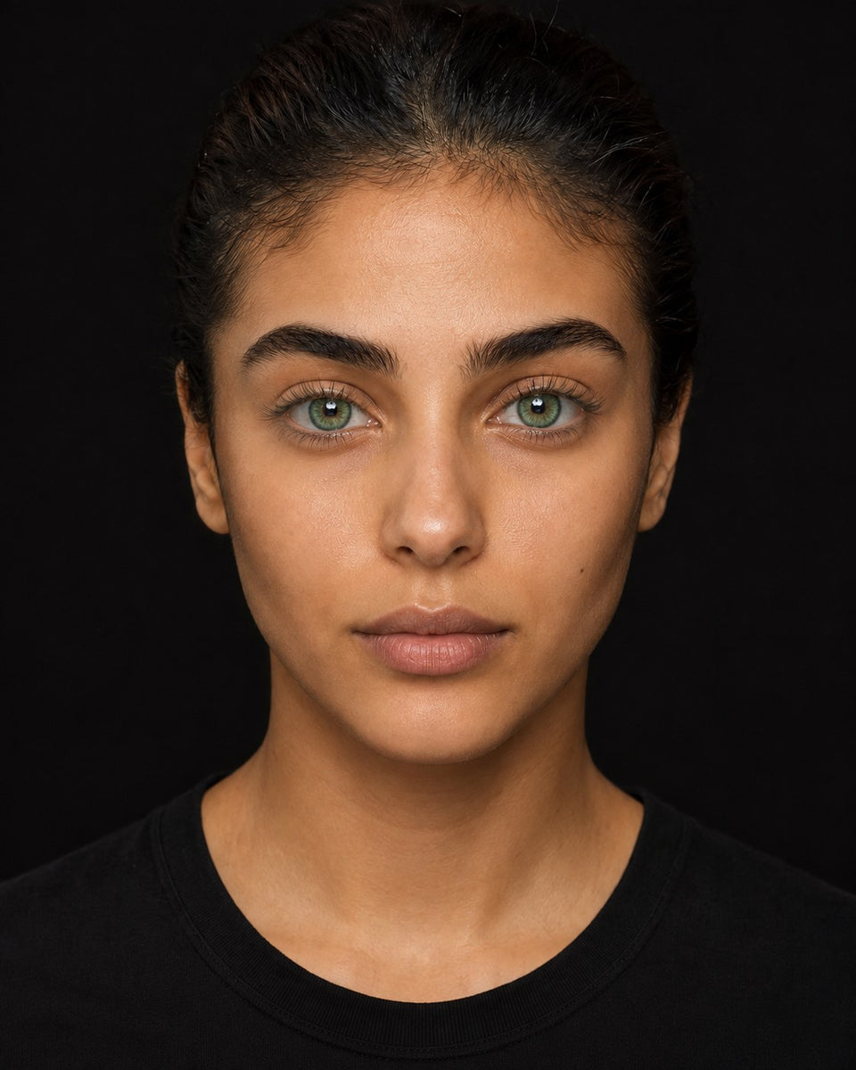 Fresh Lady Breeze Green coloured contact lens worn by a model
